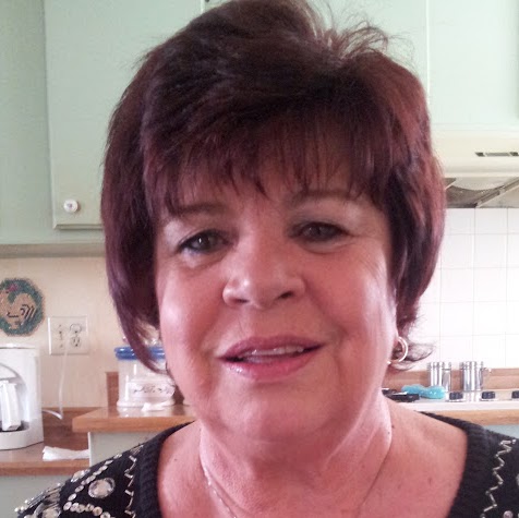 Linda Collins Photo 46