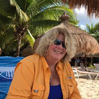 Tracy Michaels Photo 17