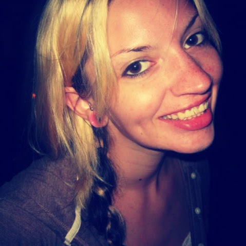 Kristen Kidd Photo 8