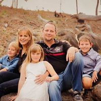 Kirsten Clements Photo 16