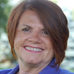 Elaine Burke Photo 46
