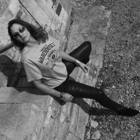 Julie George Photo 45
