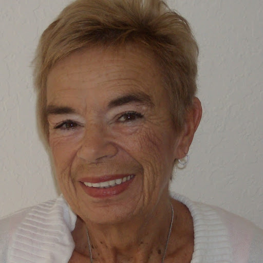 Mary Strickland Photo 14
