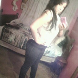 Michelle Juarez Photo 17