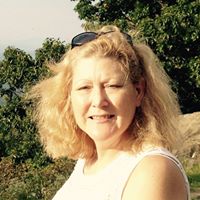 Laura Curtis Photo 9