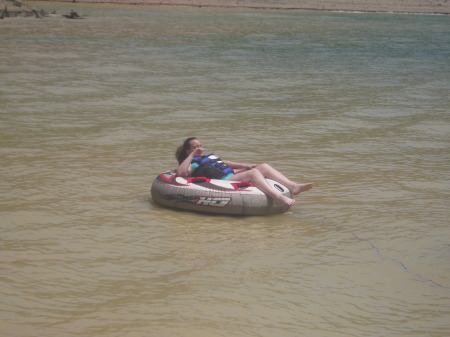 Danielle Leake Photo 6