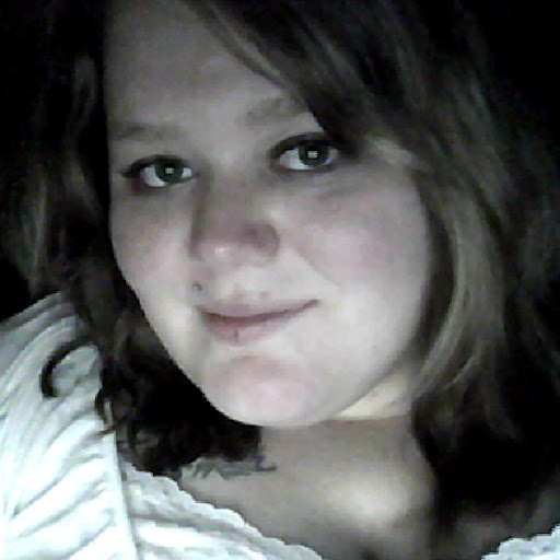 Sarah Wolters Photo 20