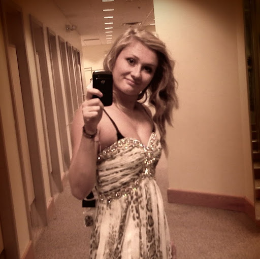 Nicole Cotter Photo 6