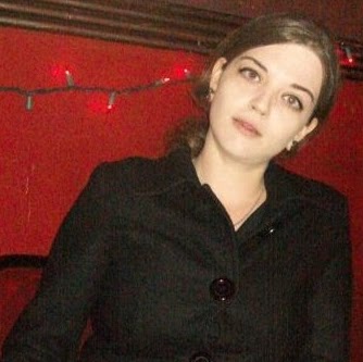 Amanda Calvert Photo 10