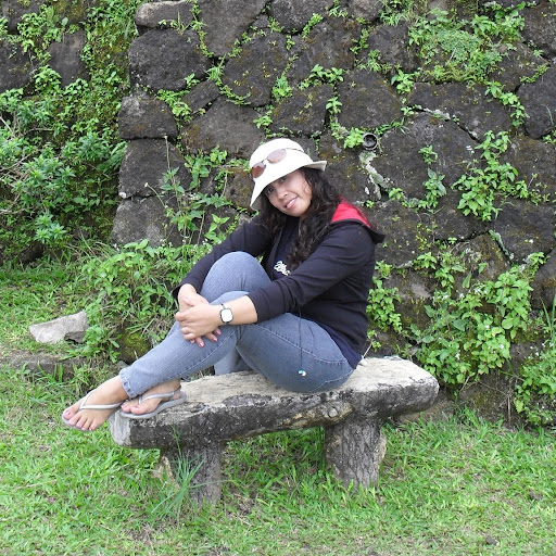 Agnes Fernandez Photo 18