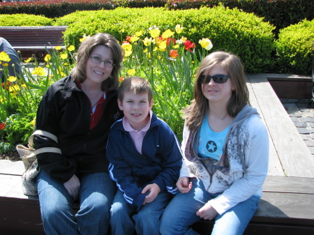 Laura Newman Photo 28