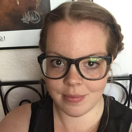 Julia Shepherd Photo 9