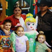 Veronica Garza Photo 30