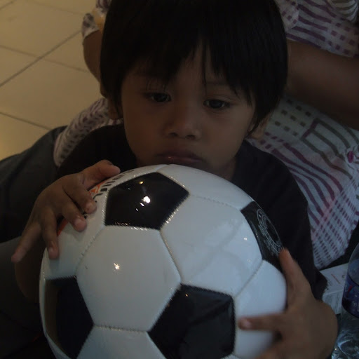 Robert Apolinario Photo 11