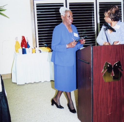 Joan Lyons Photo 1