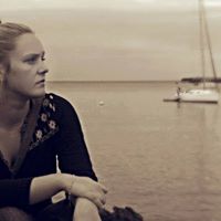 Alicia Daly Photo 11