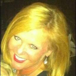 Lisa Sutton Photo 25