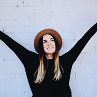 Caitlin Elliott Photo 29