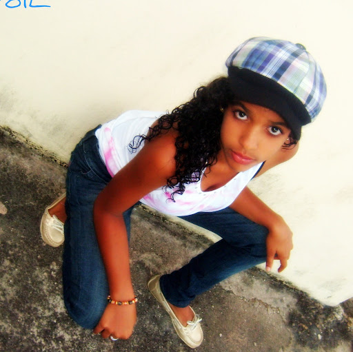 Emily Castillo Photo 7