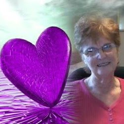 Caroline Malone Photo 32