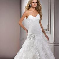 Laura Graves Photo 16