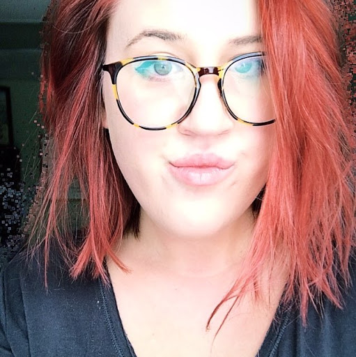 Emily Christopher Photo 7