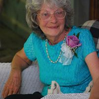 Barbara Reynolds Photo 18