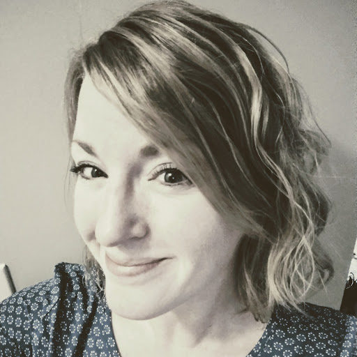 Laura Roberts Photo 44