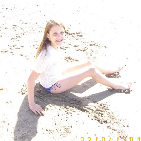 Bridget Hall Photo 39