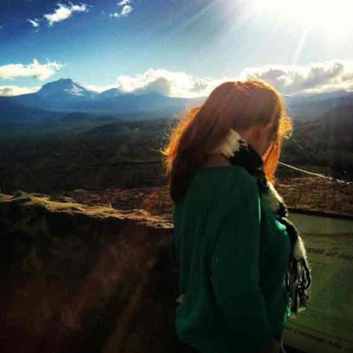 Sarah Lowe Photo 22