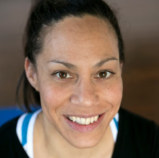 Alana Robinson Photo 17