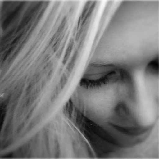 Sara Mackenzie Photo 3