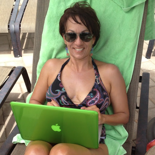 Yolanda Gonzalez Photo 16