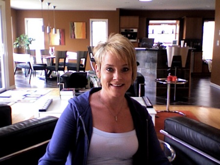Catherine Leonard Photo 30