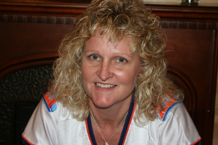 Lisa Thorne Photo 30