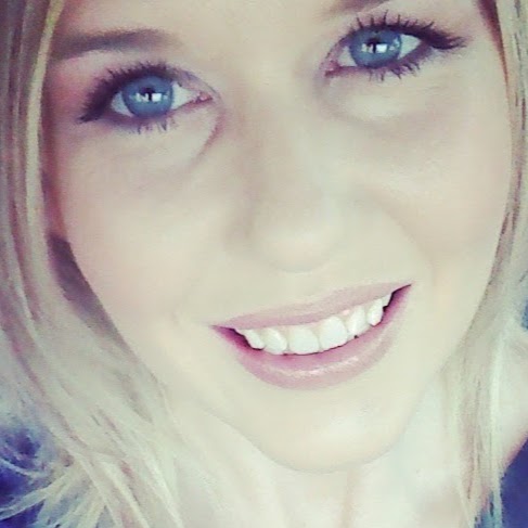 Laura Chandler Photo 20