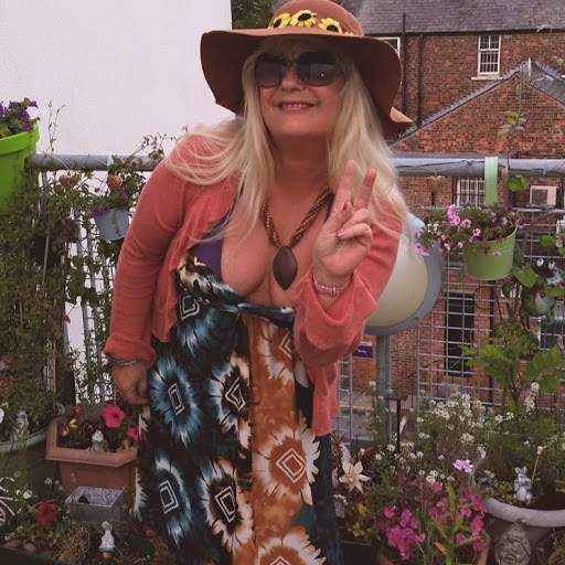 Heather Harvey Photo 27