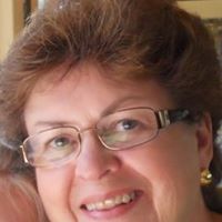 Ellen Hamilton Photo 9