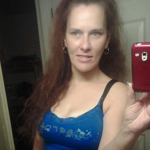 Michelle Tompkins Photo 34