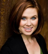 Stephanie Wyatt Photo 2