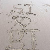 Sarah Irwin Photo 20