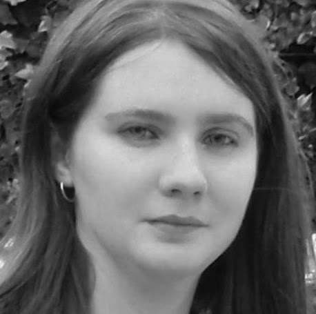 Elizabeth Crowley Photo 18