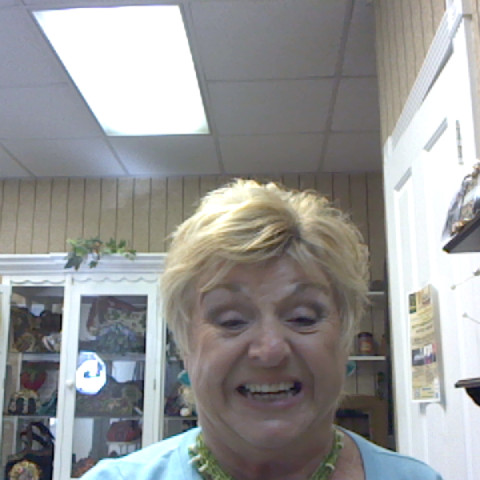 Linda Maxwell Photo 17