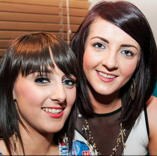 Laura O'Neill Photo 14