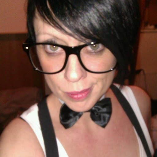 Michelle Larkin Photo 38