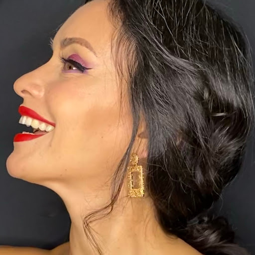 Erika Hebert Photo 5