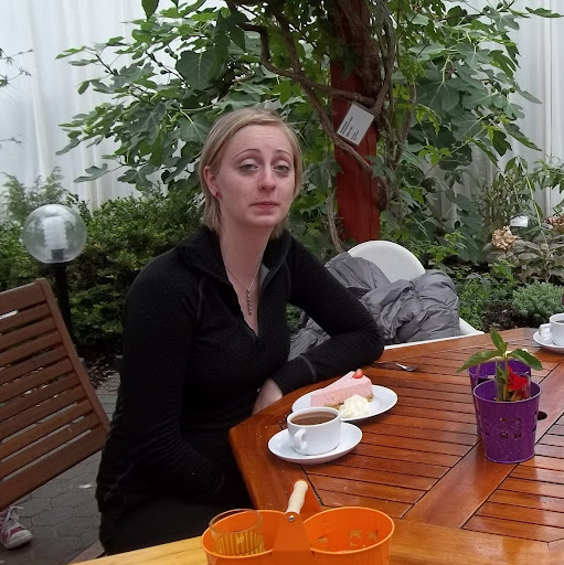 Joan Hansen Photo 47