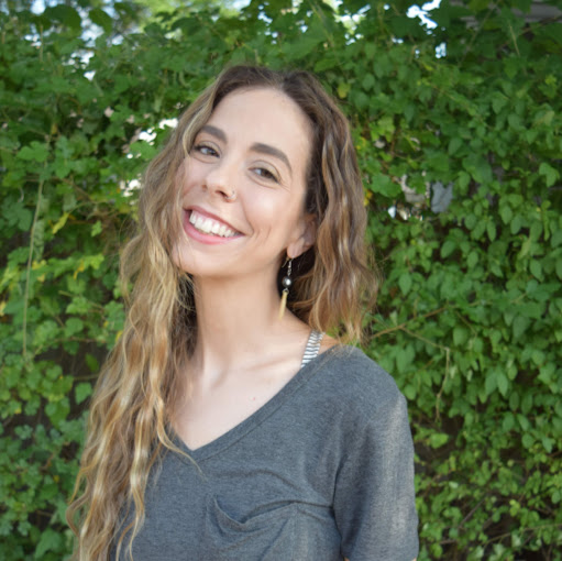 Emily Burnett Photo 12