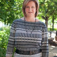 Amy Holland Photo 8