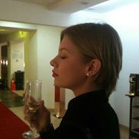 Julia Gilmour Photo 15